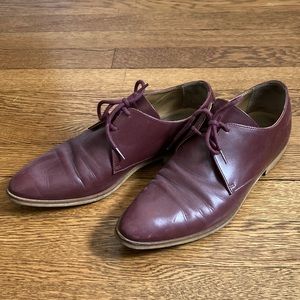 Everlane burgundy leather lace up Women’s Oxford shoes, size 7.5